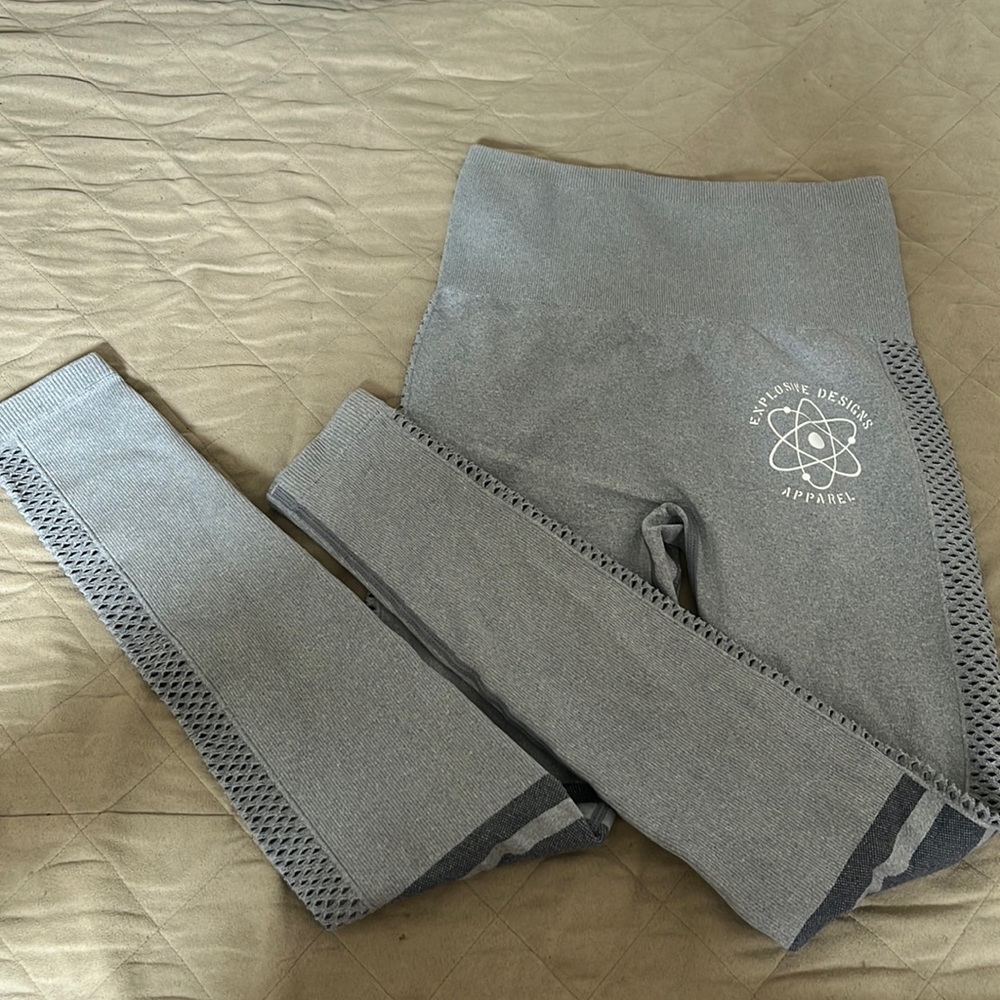Grey yoga pants